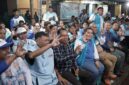 FOTO BERSAMA-Relawan Sahabat Noken AIYE, foto bersama Yusuf Rombe, bersama istri, Ny. Erda Darius Rombe, pada kegiatan temu kangen penuh semangat di Jalan Acis, Inauga, Minggu (10/11/2024).
FOTO: IST